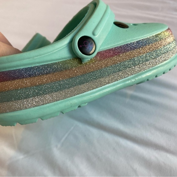 Little Girls Clogs “crocs” with rainbow glitter Platform design. Girls S… - Picture 3 of 5